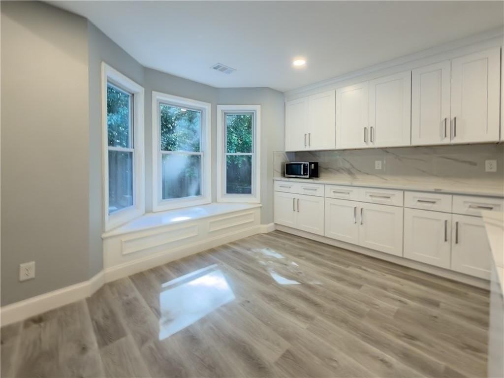 528 Parkstone Ln - Photo 7 of 17