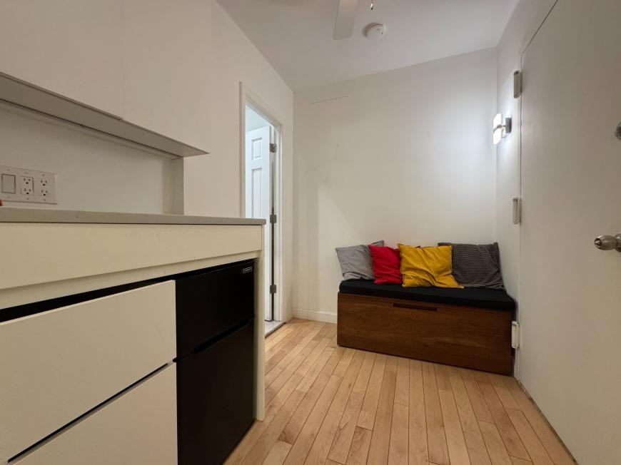 165 W 95th St - Photo 3 of 4
