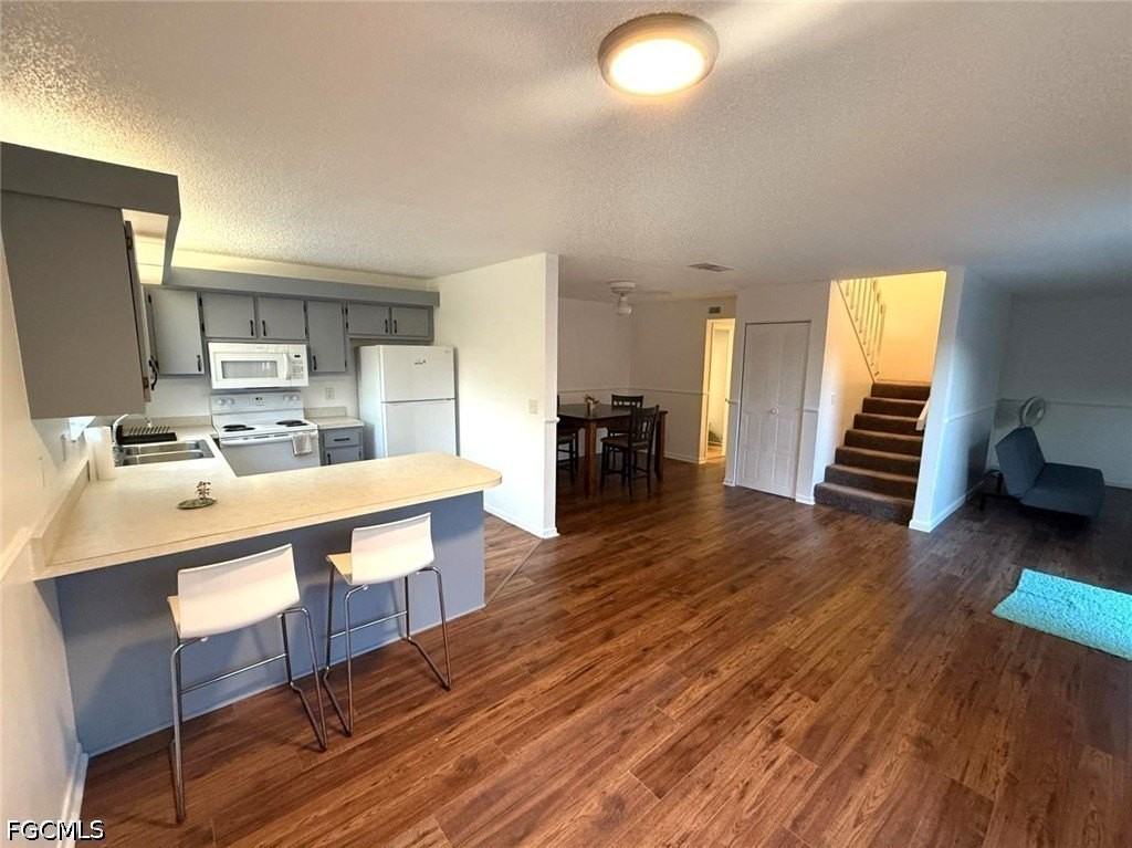1406 Park Shore Cir #3 - Photo 2 of 21