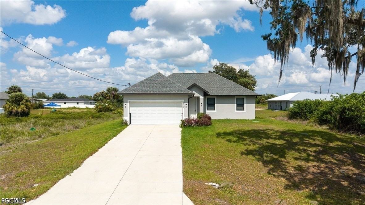3013 Adcock Dr - Photo 2 of 23