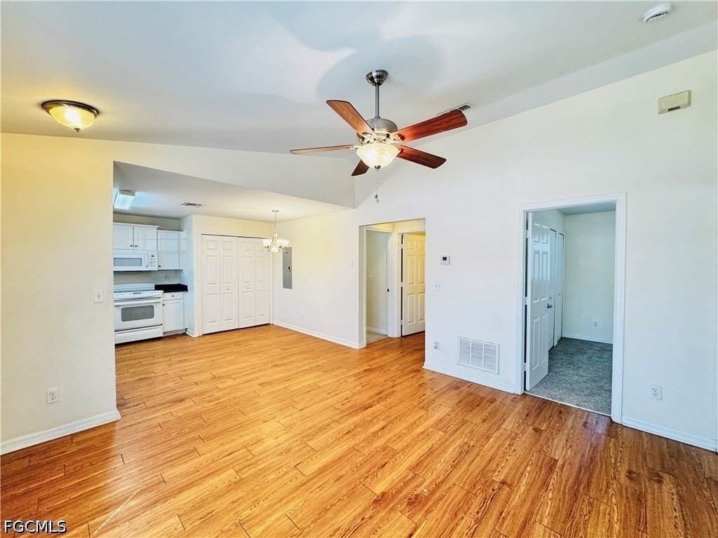 1105 Harold Ave S - Photo 6 of 30