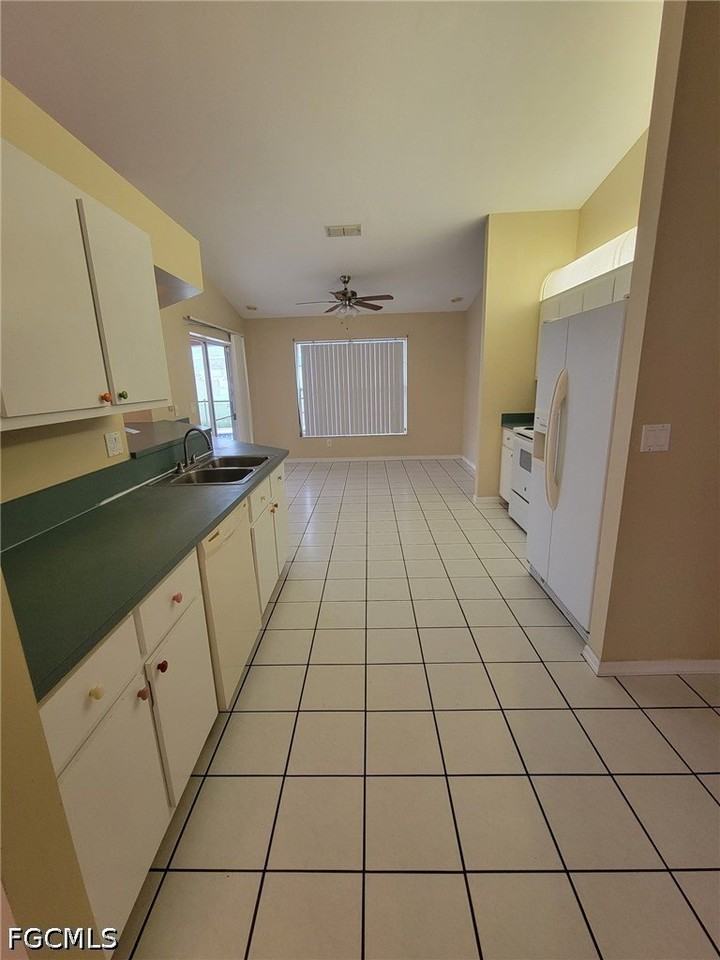 311 Inman St - Photo 4 of 15