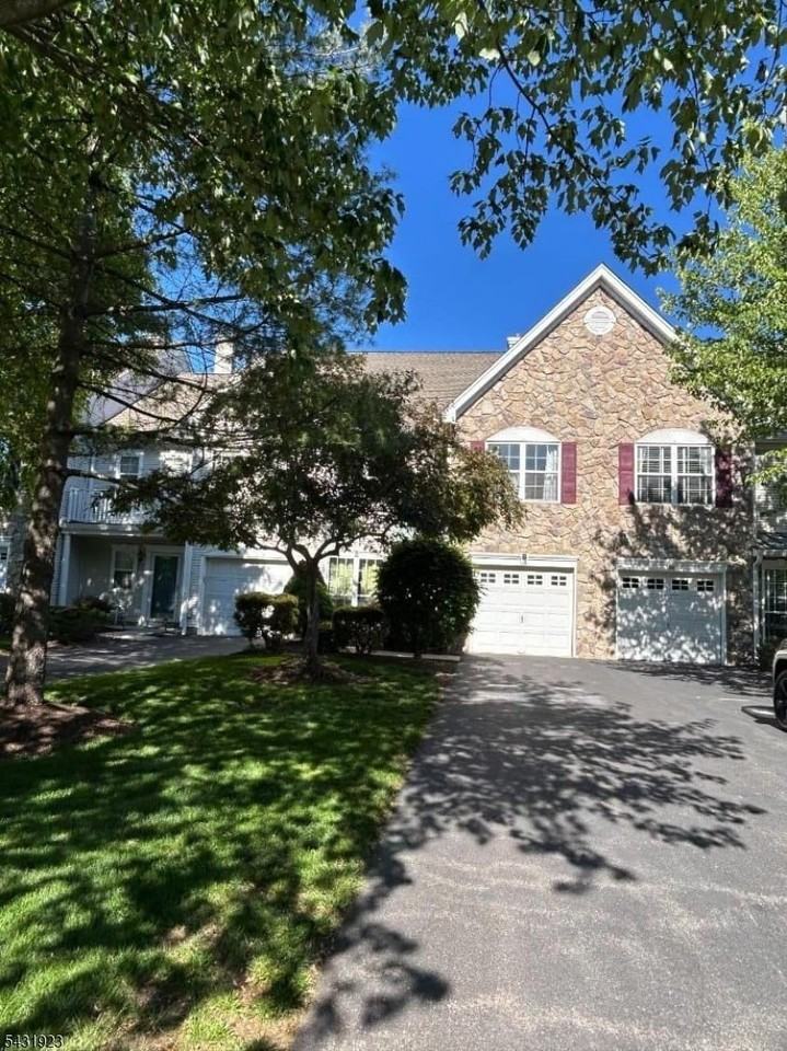 18 Dorchester Dr - Photo 2 of 21