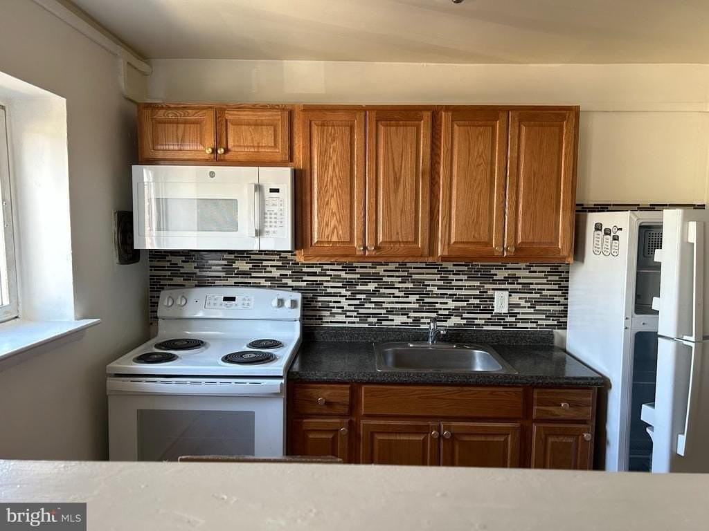 3941 James St - Photo 2 of 19