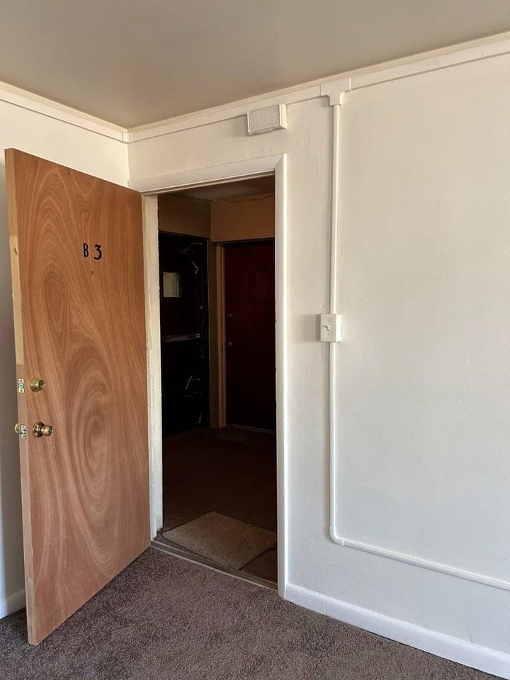 3941 James St - Photo 4 of 19