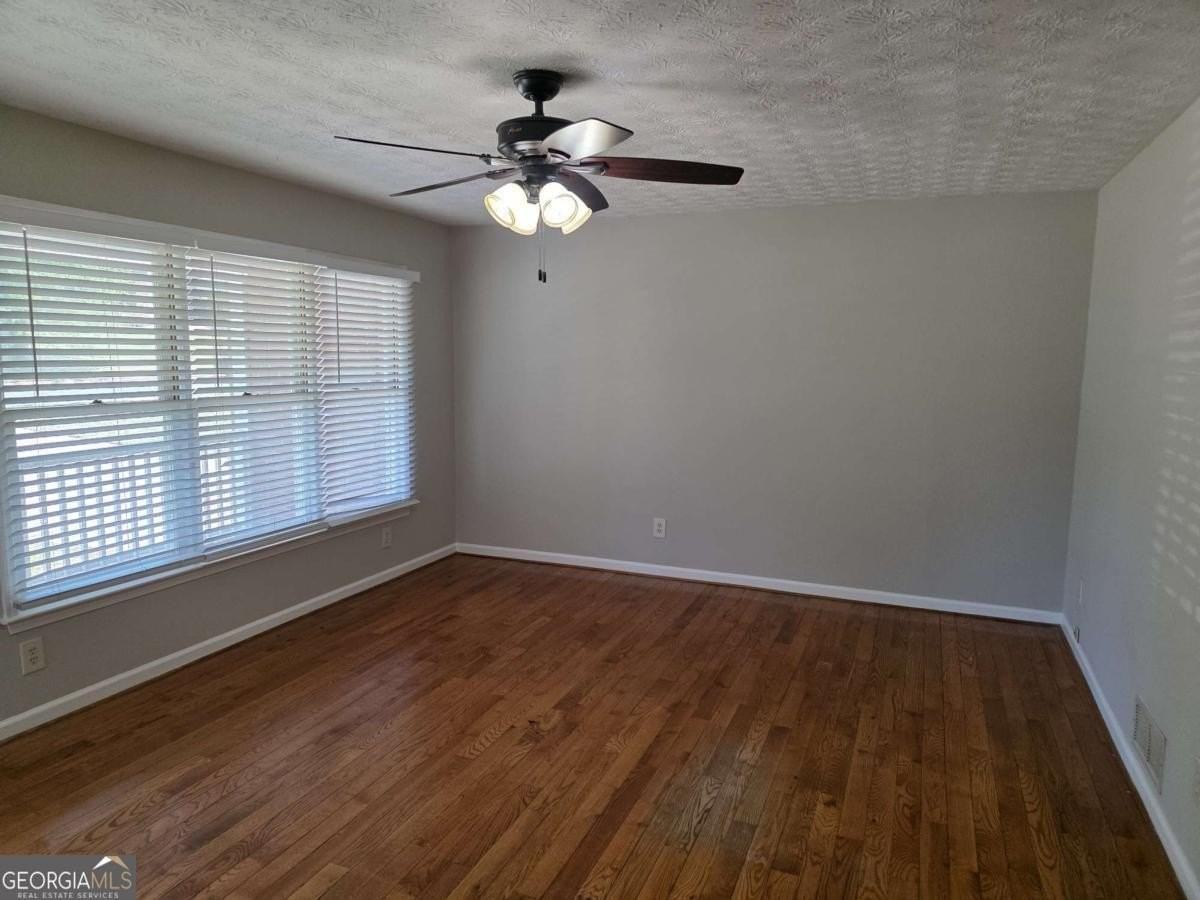 1695 Underwood Dr Se - Photo 5 of 25