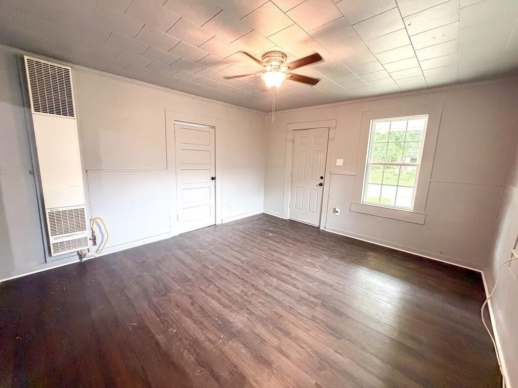 38 Flock Ave - Photo 4 of 18