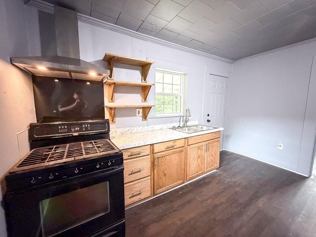 38 Flock Ave - Photo 6 of 18