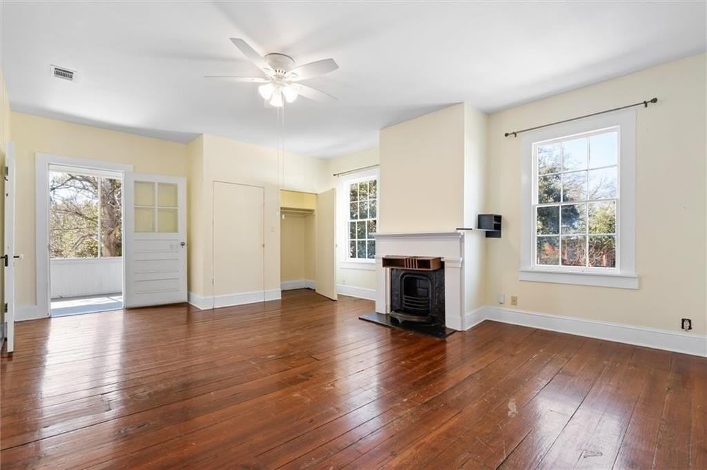 1407 Government St - Photo 7 of 20