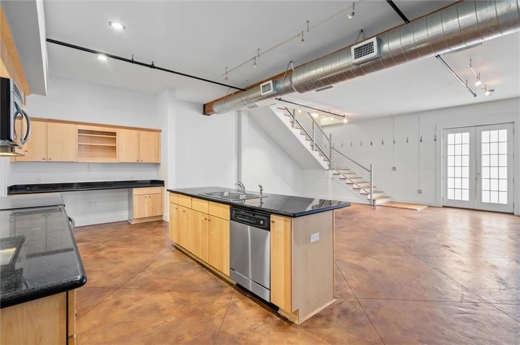 412 Dauphin St #THB - Photo 5 of 20