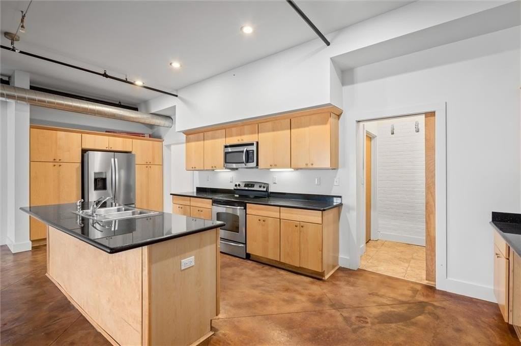 412 Dauphin St #THB - Photo 6 of 20