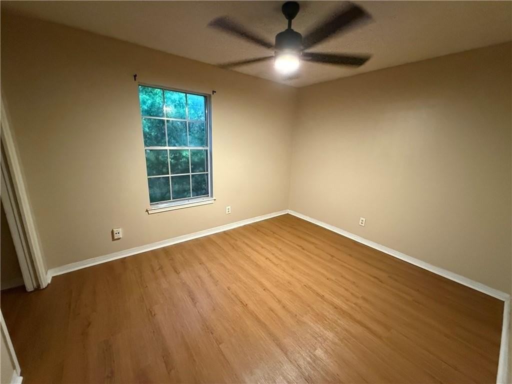 957 Navco Rd - Photo 2 of 9