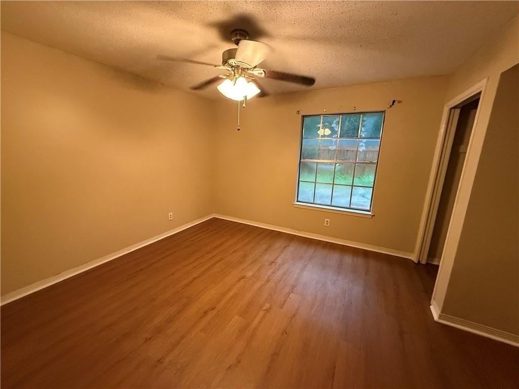 957 Navco Rd - Photo 3 of 9