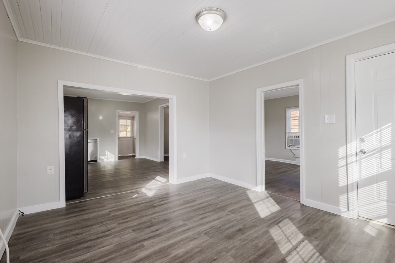 245 Evansdale Ave #1 - Photo 5 of 29