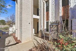featured image of 6201 Escondido Dr #17E