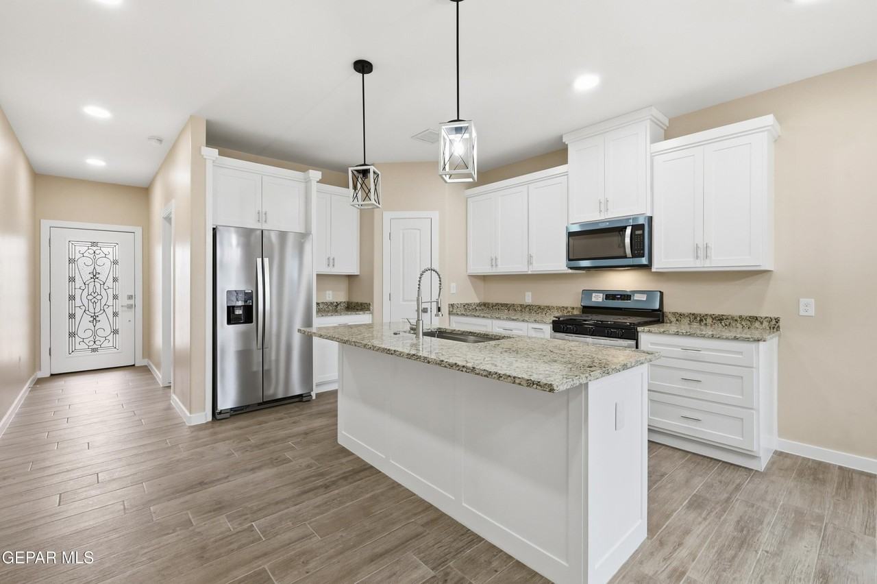 12329 Jack Vowell Way - Photo 5 of 18