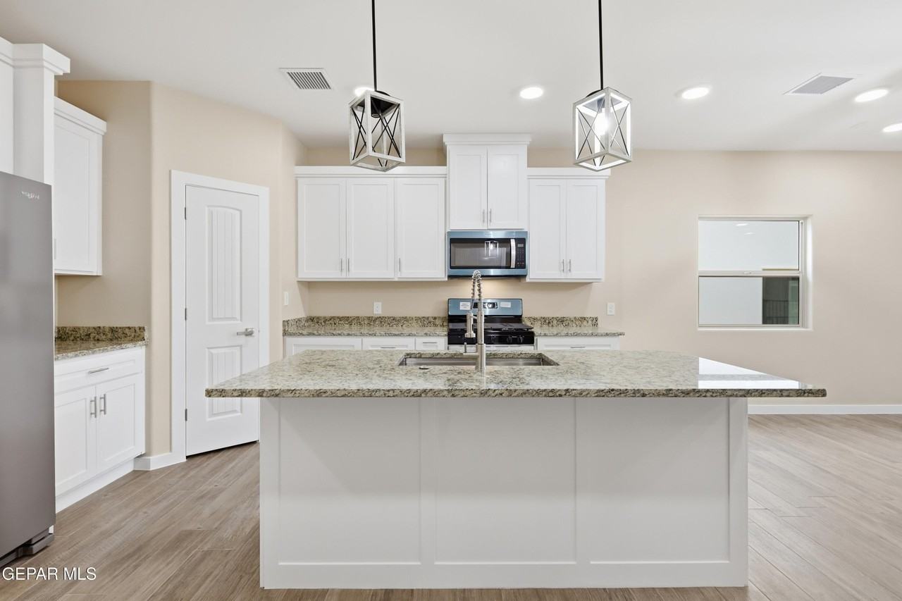 12329 Jack Vowell Way - Photo 6 of 18