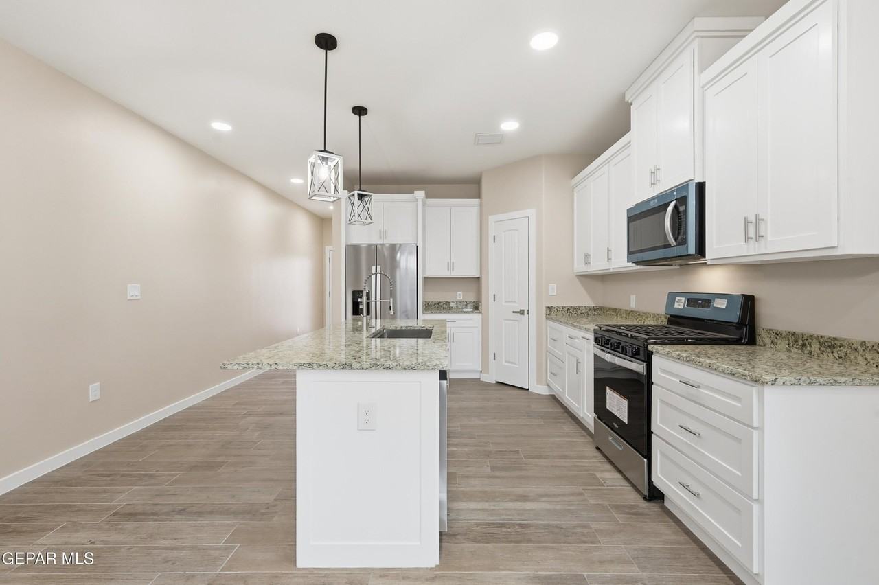 12329 Jack Vowell Way - Photo 7 of 18