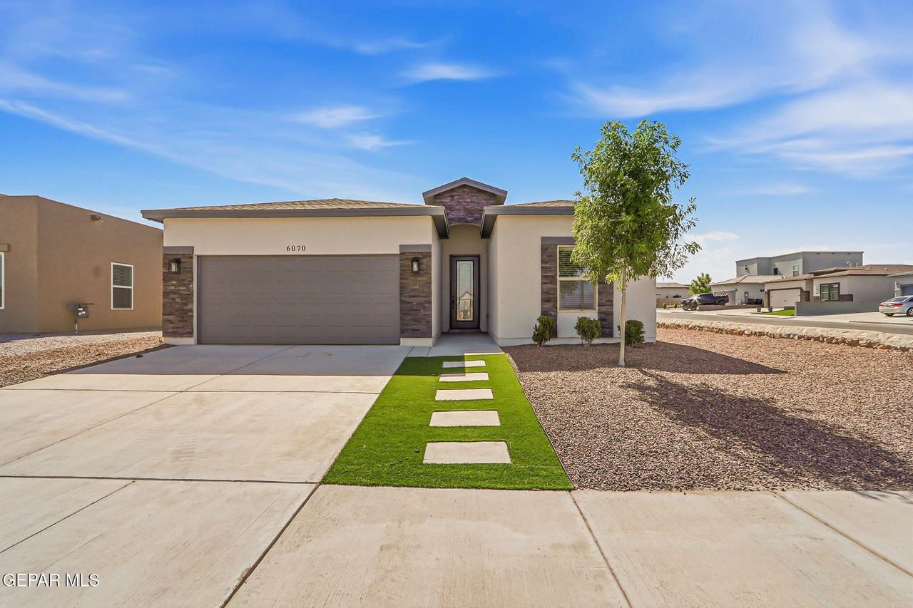 6070 Zinc Hill St - Photo 2 of 33