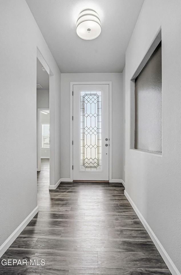 6070 Zinc Hill St - Photo 3 of 33