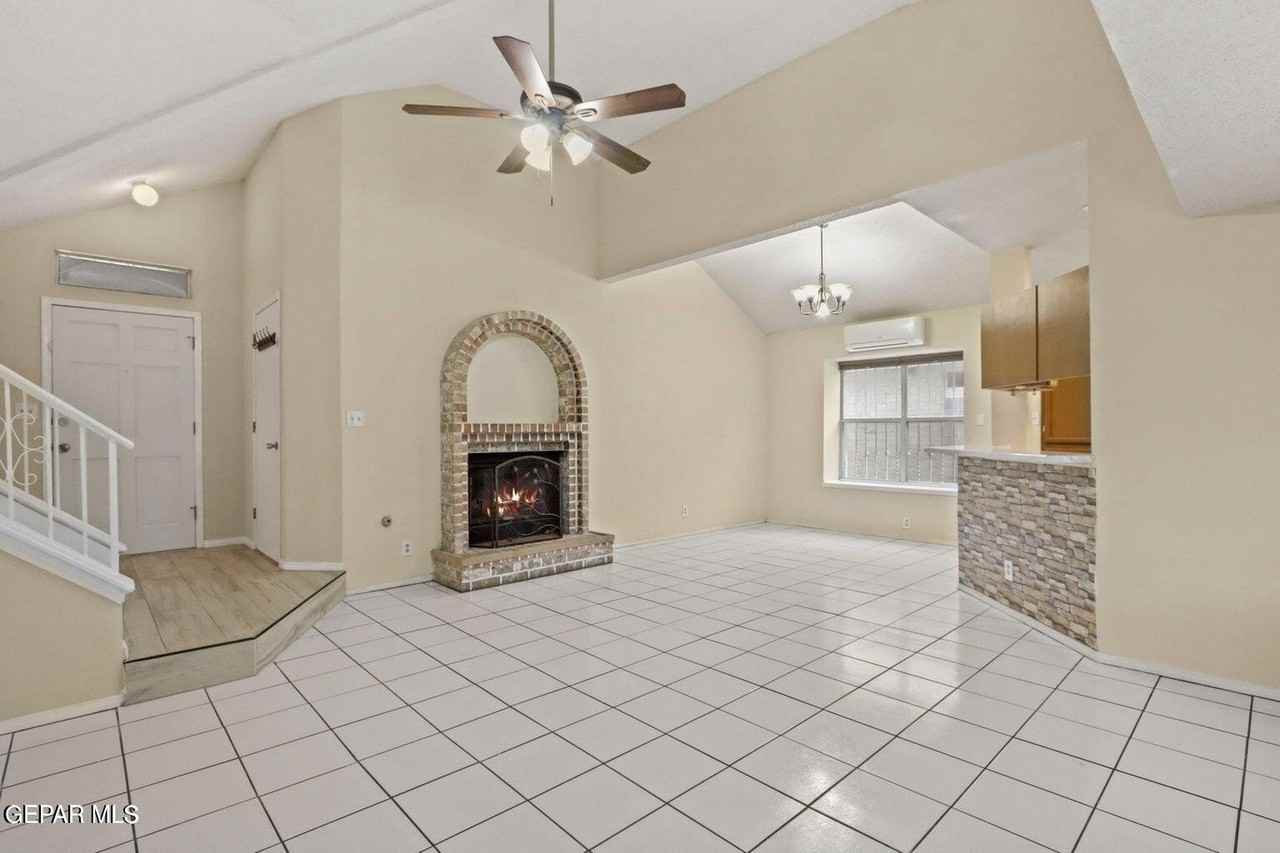 12072 Autumn Gate Dr - Photo 2 of 20