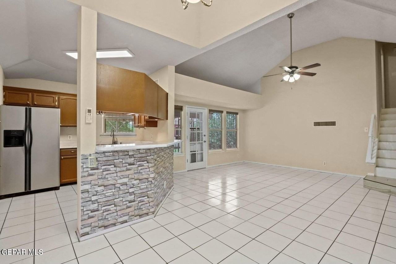 12072 Autumn Gate Dr - Photo 4 of 20