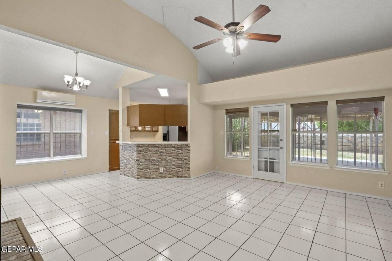 12072 Autumn Gate Dr - Photo 5 of 20