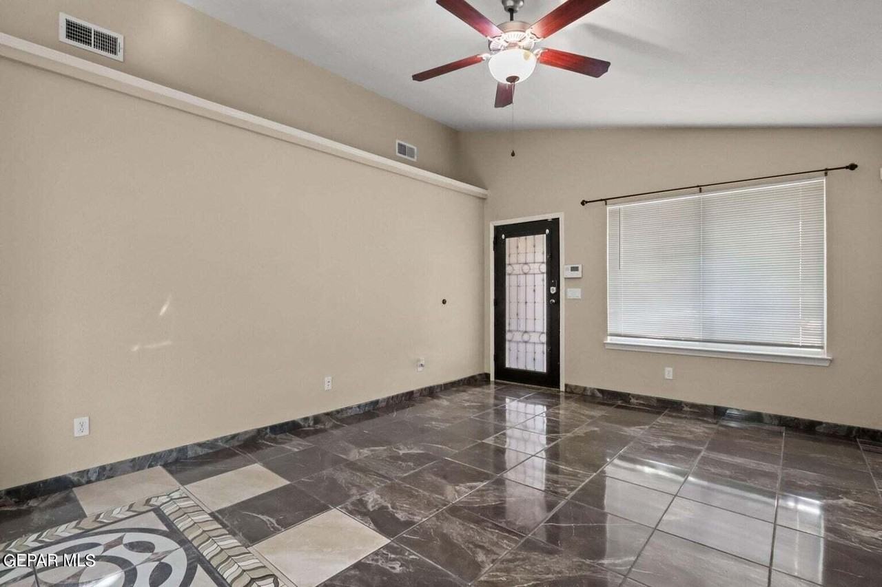 804 Desert Cactus Dr - Photo 3 of 21