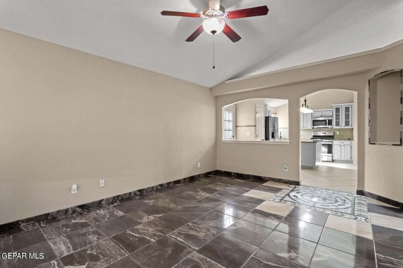 804 Desert Cactus Dr - Photo 4 of 21