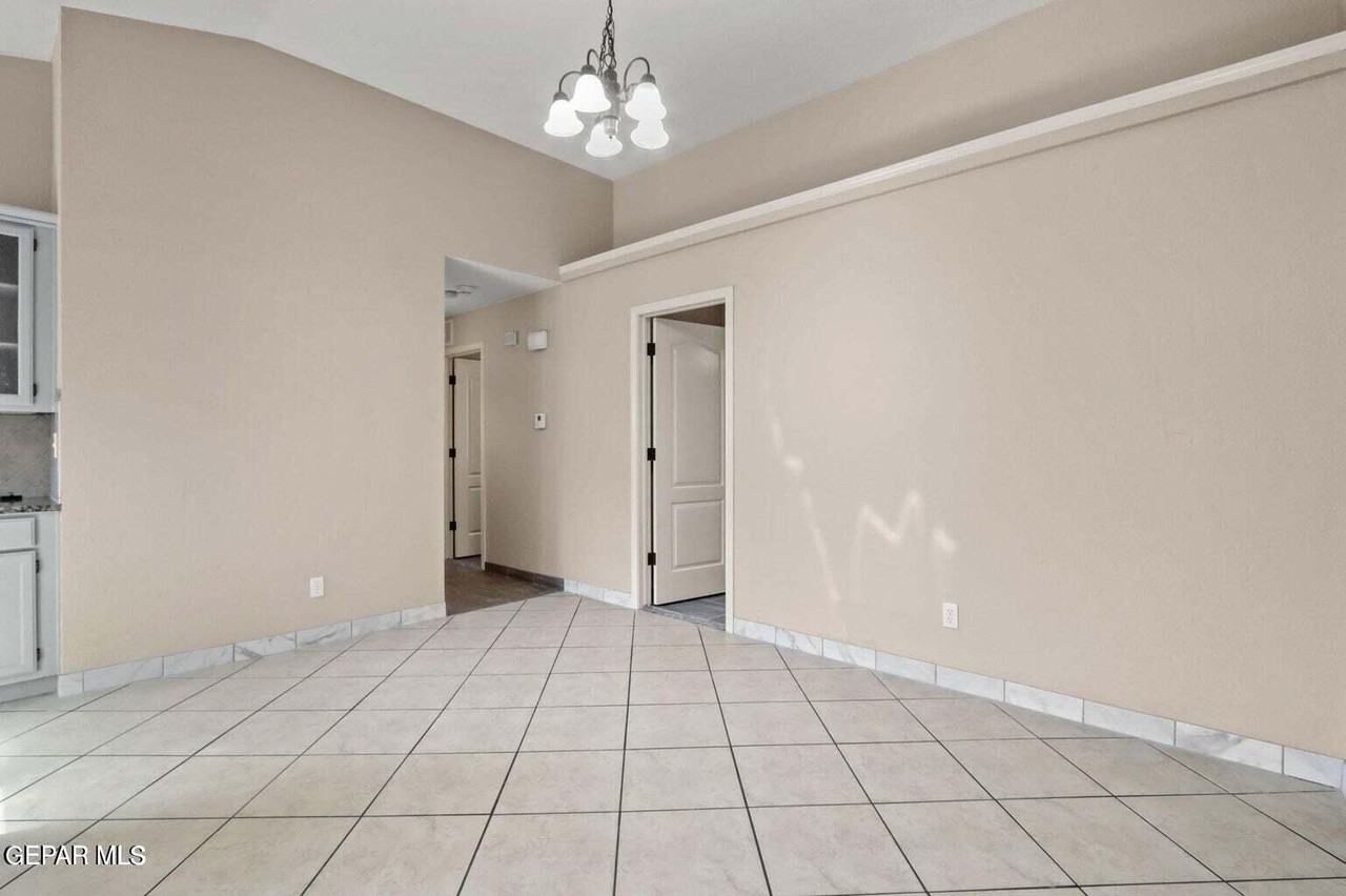 804 Desert Cactus Dr - Photo 5 of 21