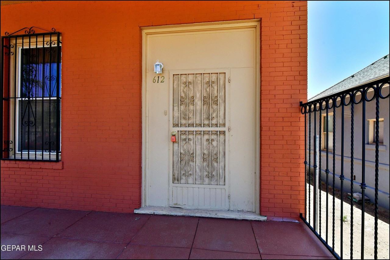 612 E Nevada Ave - Photo 5 of 50