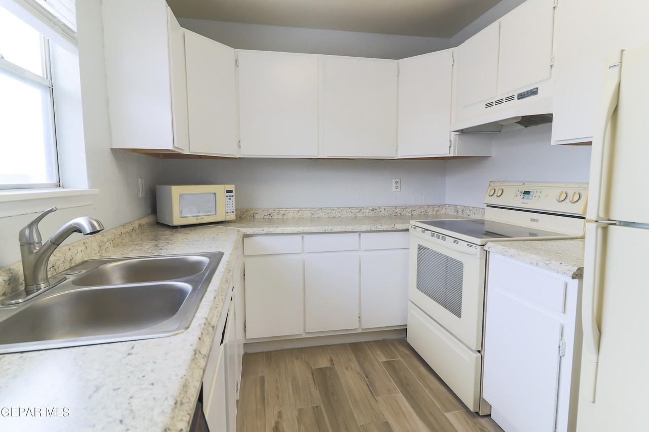 4800 N Stanton St #183 - Photo 6 of 31