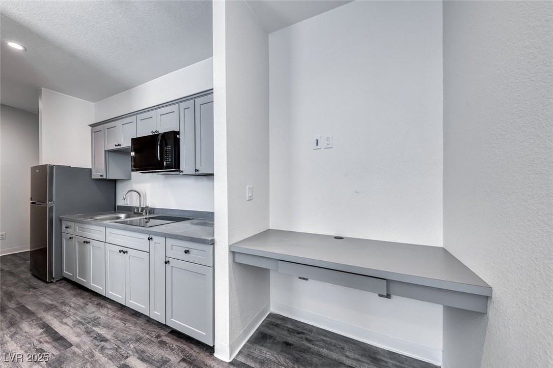 304 S Maryland Pkwy #4 - Photo 5 of 8