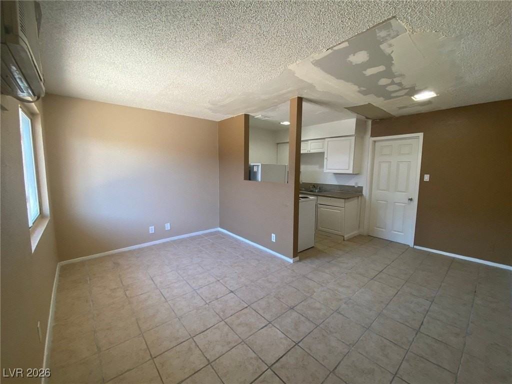 236 W Philadelphia Ave #4 - Photo 3 of 13