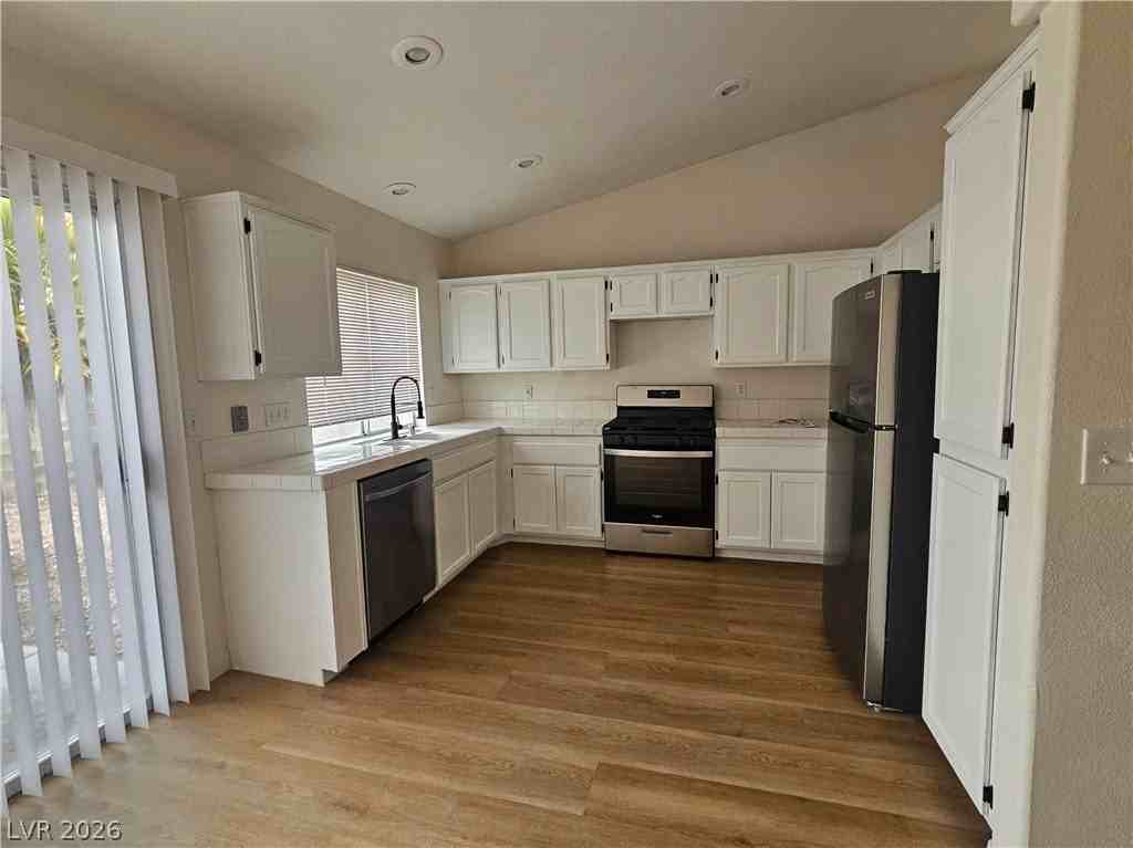 6612 Woodsworth Ave - Photo 5 of 19