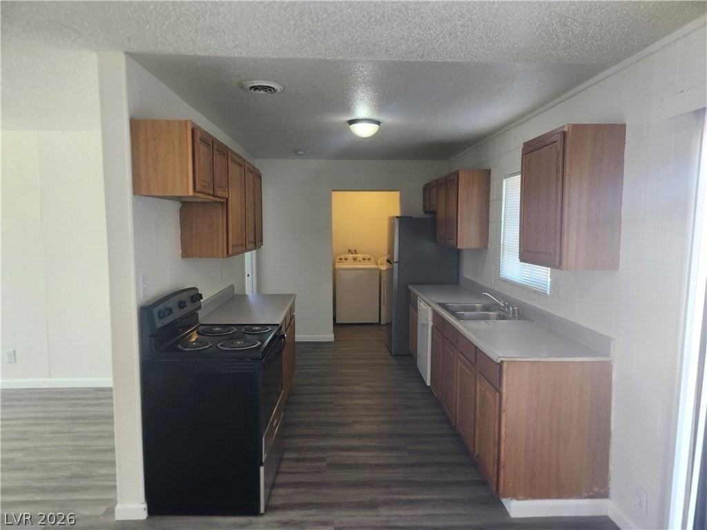 2700 Basswood Ave #NA - Photo 4 of 23