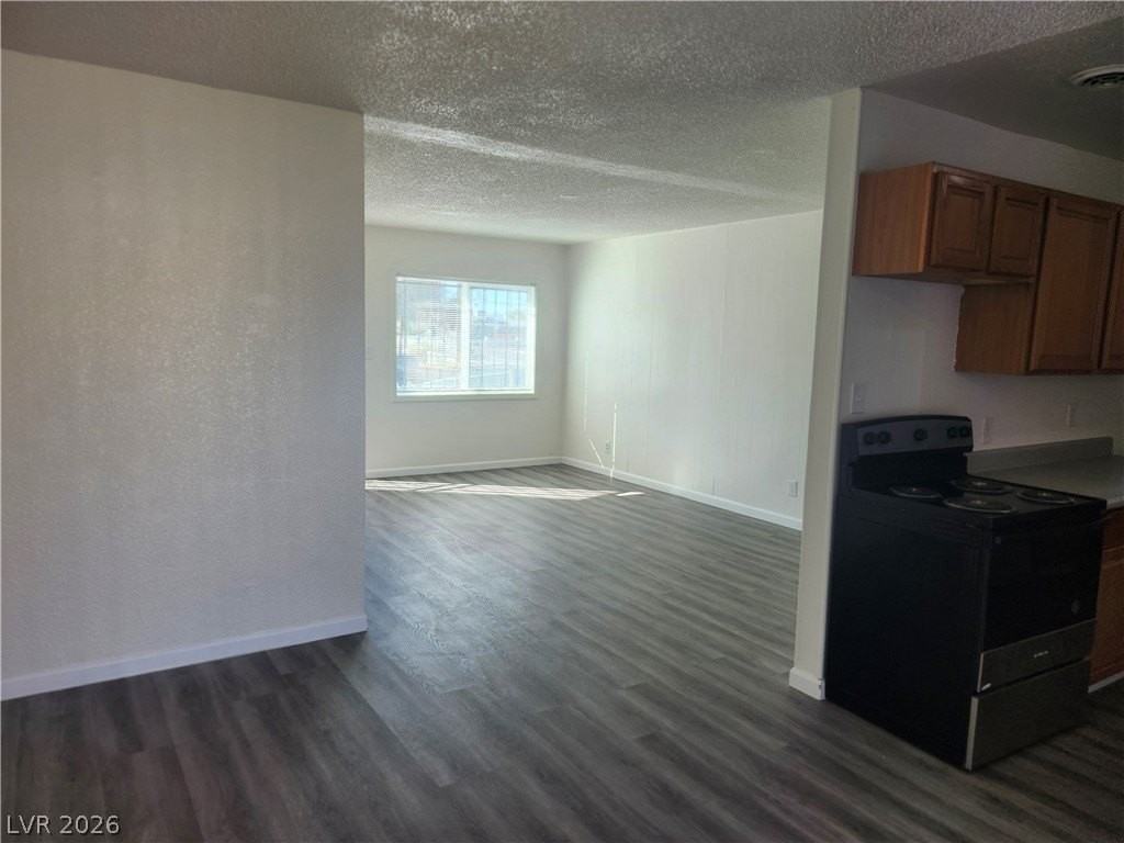 2700 Basswood Ave #NA - Photo 5 of 23
