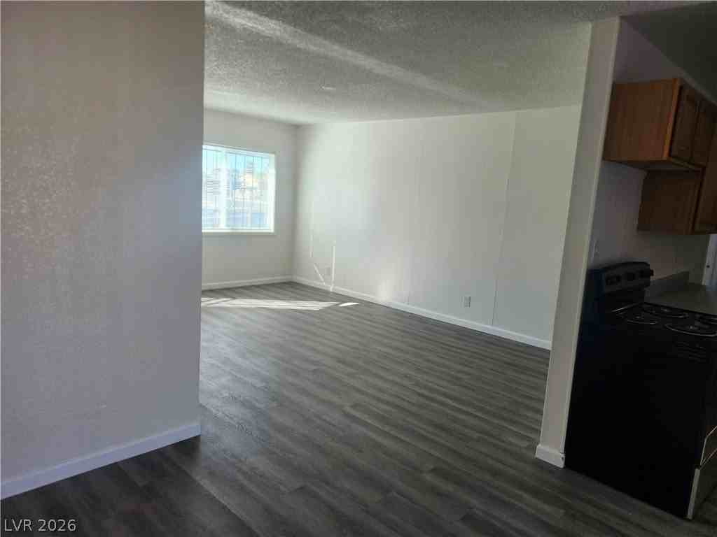 2700 Basswood Ave #NA - Photo 6 of 23