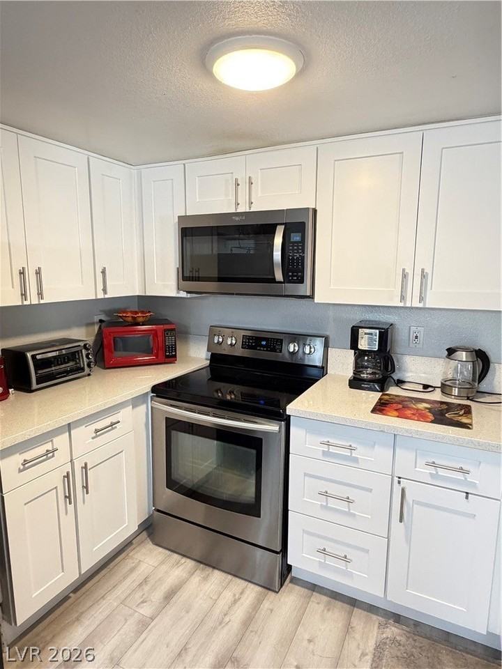 5032 Spencer St #D - Photo 5 of 21
