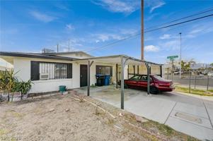 featured image of 893 W Bartlett Ave