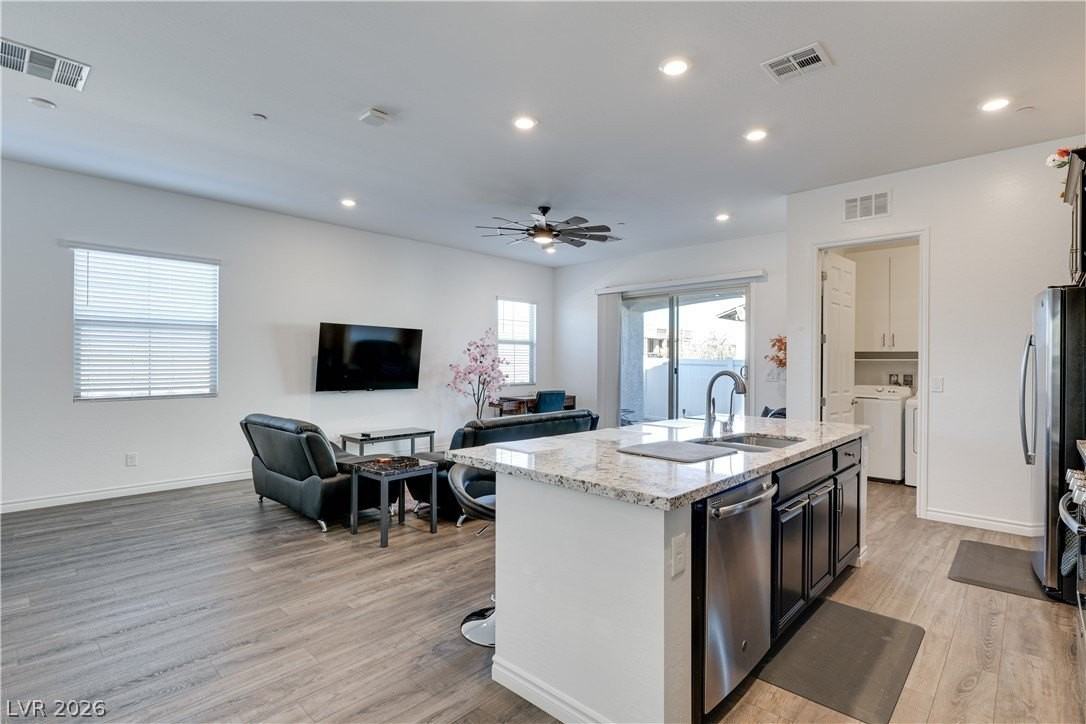 209 Coltrane Canyon Ave - Photo 6 of 24