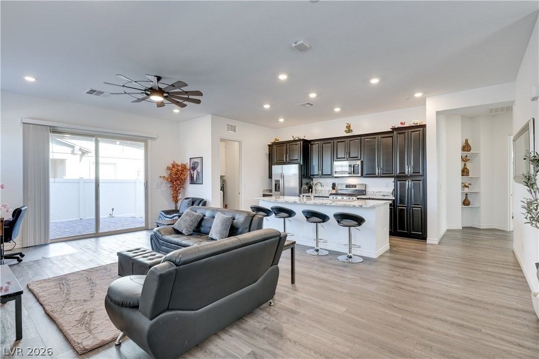 209 Coltrane Canyon Ave - Photo 7 of 24
