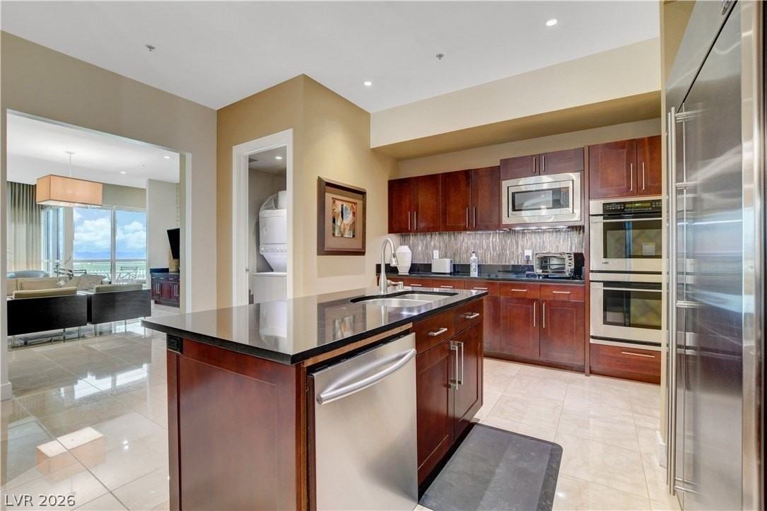 4575 Dean Martin Dr #3304 - Photo 5 of 25