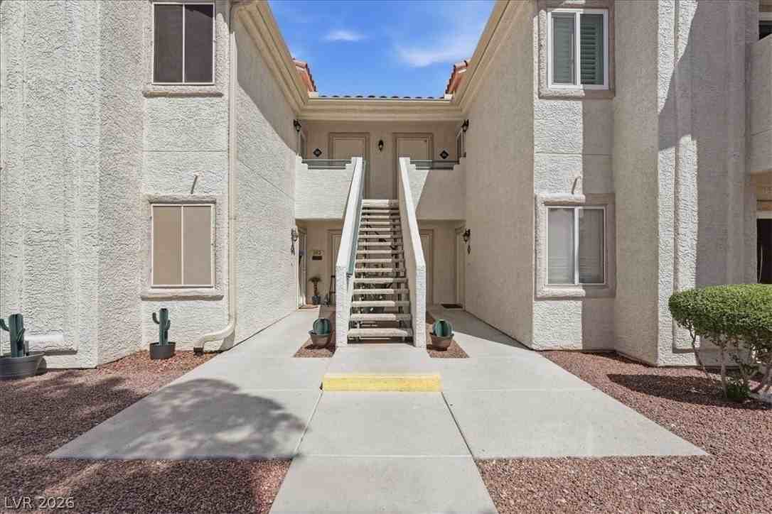 556 Yacht Harbor Dr #202 - Photo 2 of 23