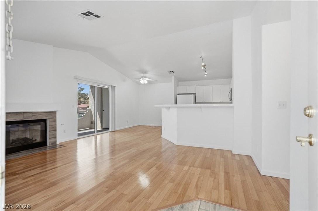556 Yacht Harbor Dr #202 - Photo 5 of 23