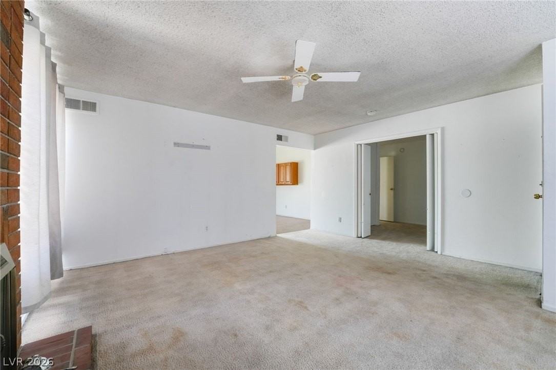 2102 E Russell Rd - Photo 5 of 35