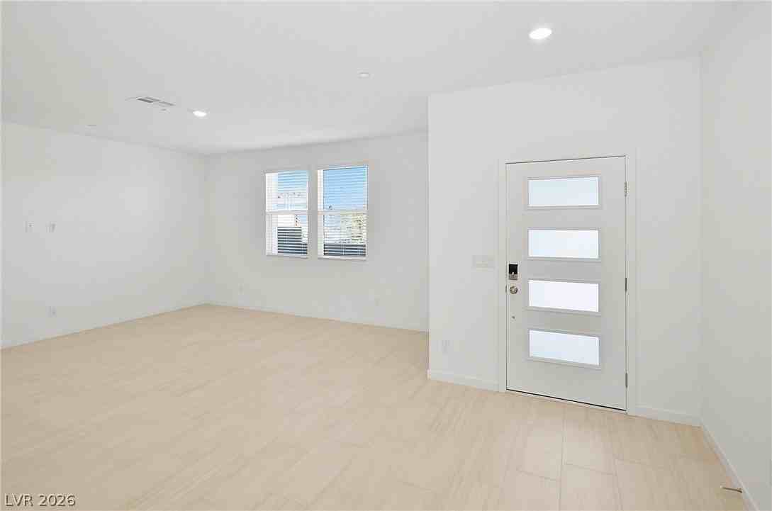 254 Walsh Peak Ave - Photo 7 of 34