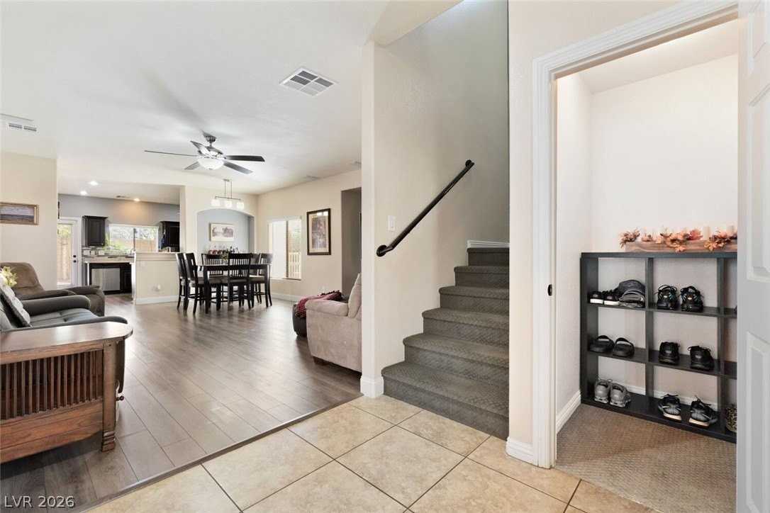 9434 Marshall Creek St - Photo 5 of 28
