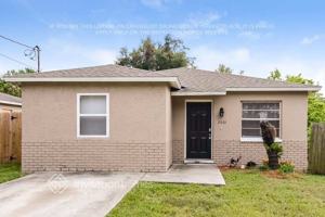 featured image of 2001 E Giddens Ave