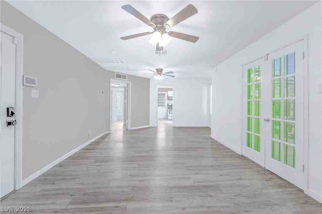 1021 Griffith Ave - Photo 3 of 20